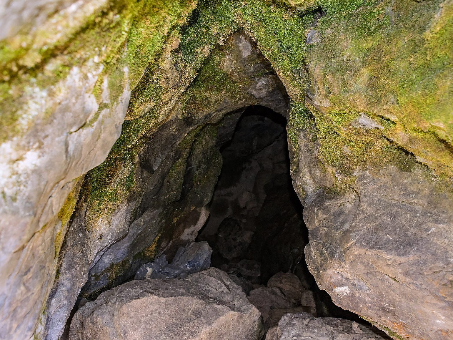 Budher cave chakrata